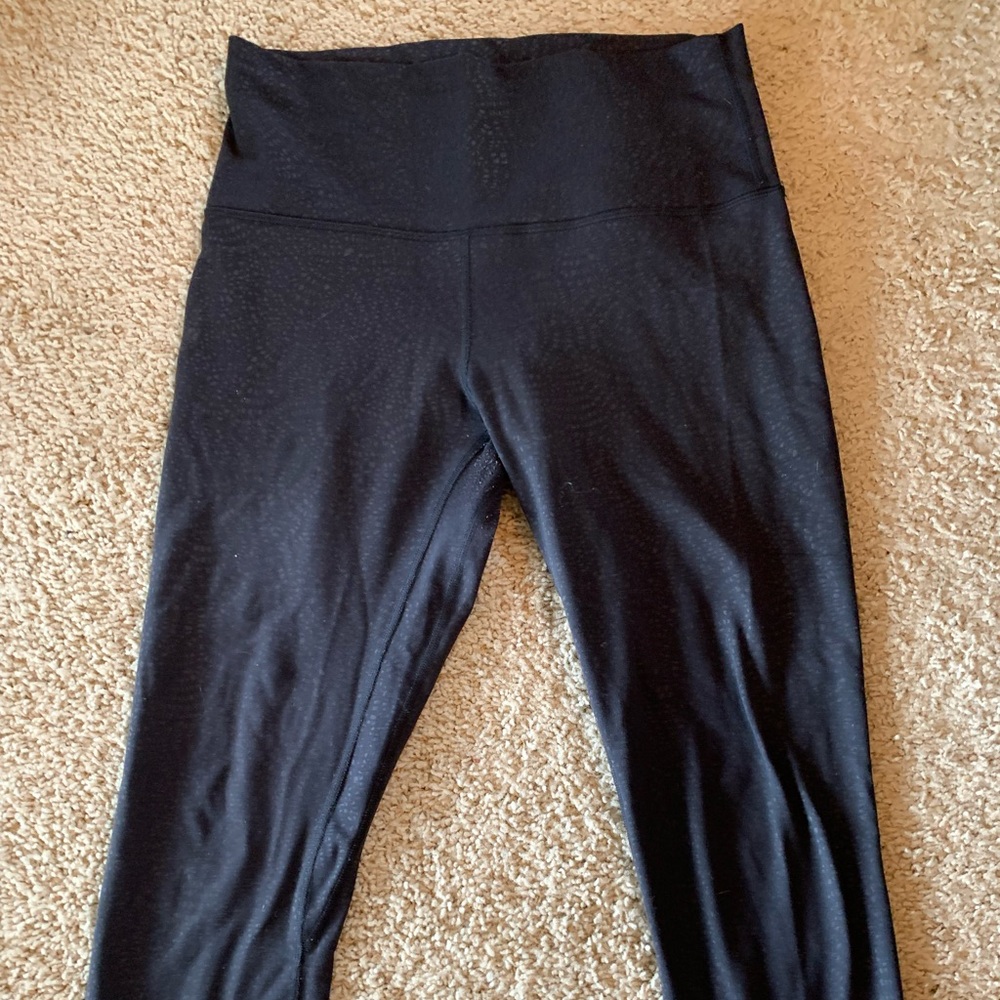 Lululemon Size 8 25” Align Black with Pattern